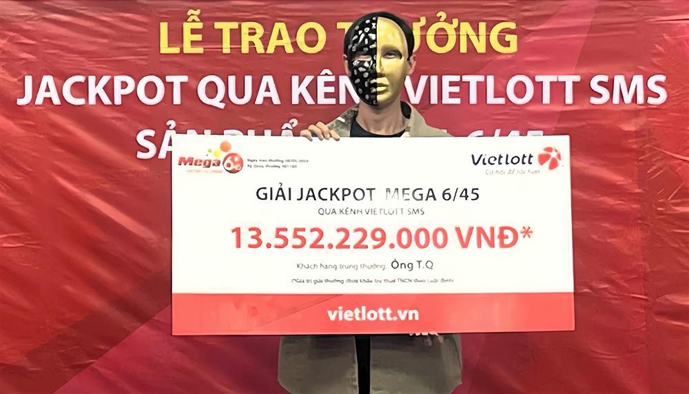 Ngày 8/3, đưa vợ đi cùng nhận giải độc đắc Vietlott hơn 13,5 tỷ-1