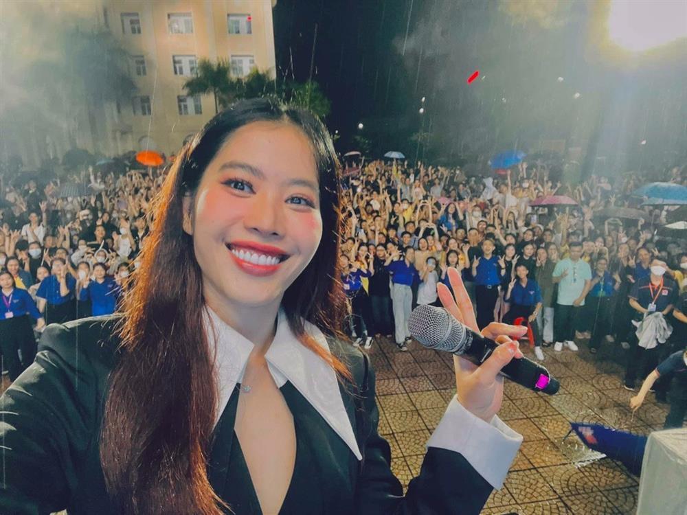 Nam Em sau khi bị phạt: Vẫn livestream, muốn làm liveshow rồi nghỉ hưu-1