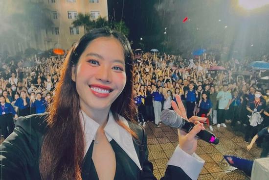 Nam Em sau khi bị phạt: Vẫn livestream, muốn làm liveshow rồi 'nghỉ hưu'