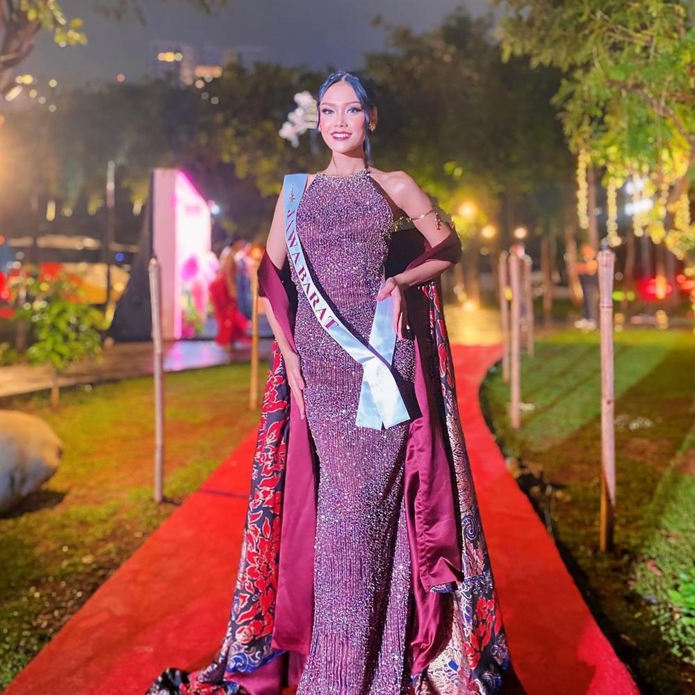 Người đẹp 20 tuổi đăng quang Hoa hậu Indonesia 2024-20