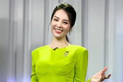 Nhan sắc cực phẩm Á hậu Thụy Vân, nữ MC sành điệu bậc nhất VTV, từng suýt chạm vương miện hoa hậu
