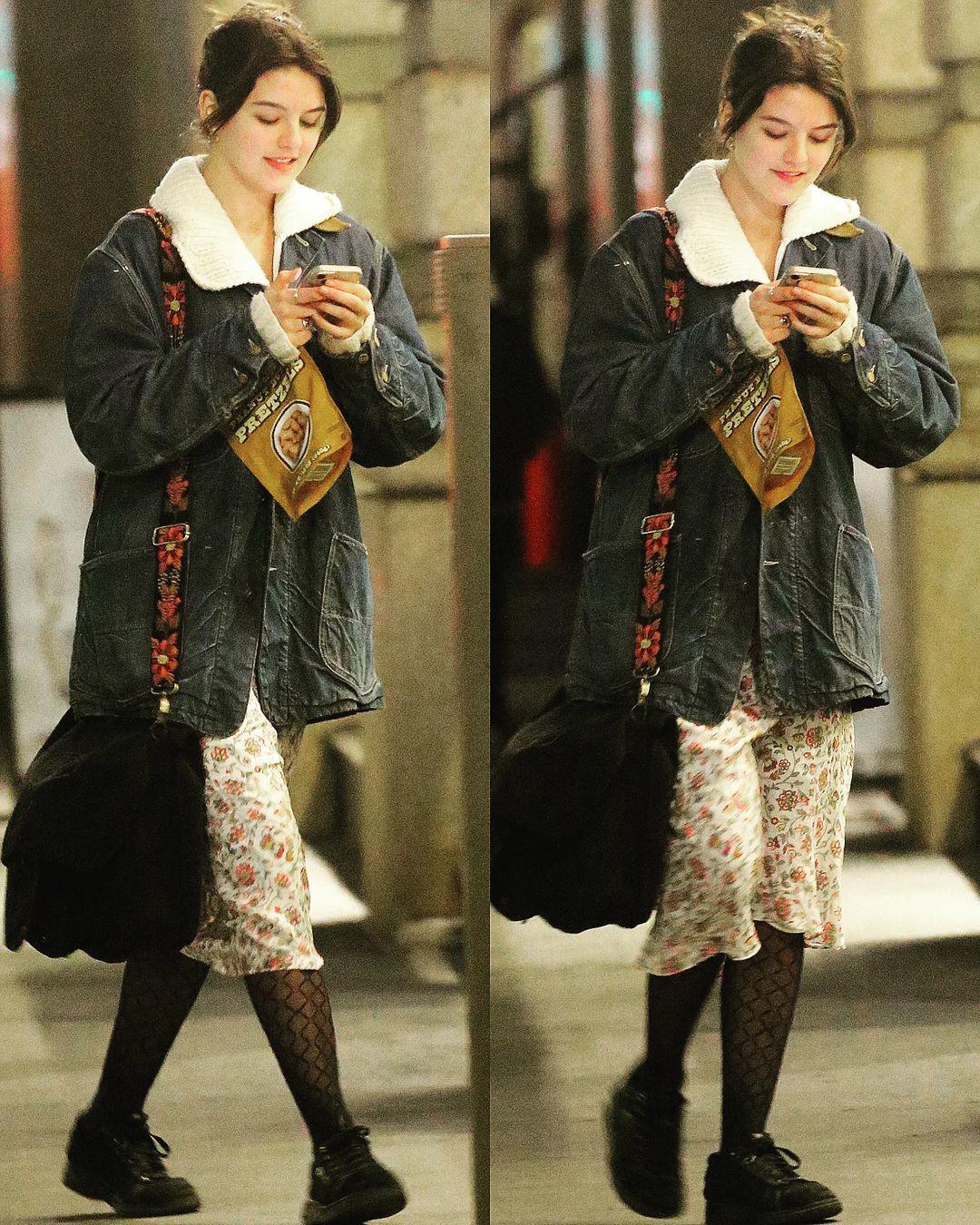 Con gái Tom Cruise ở 18 tuổi để mặt mộc dạo phố khoe da trắng mịn, ra dáng mỹ nhân-1