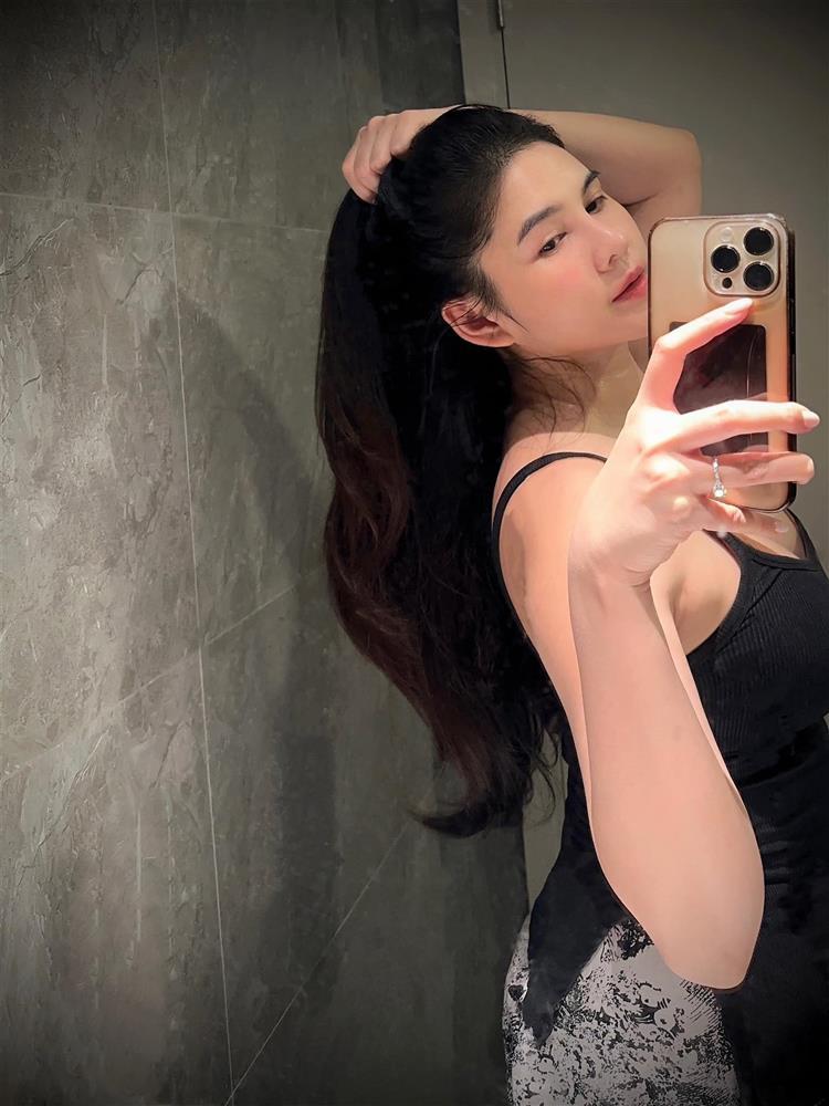 MC Thu Hoài đổ mồ hôi tập gym để có body mẹ 1 con trông mòn con mắt-4