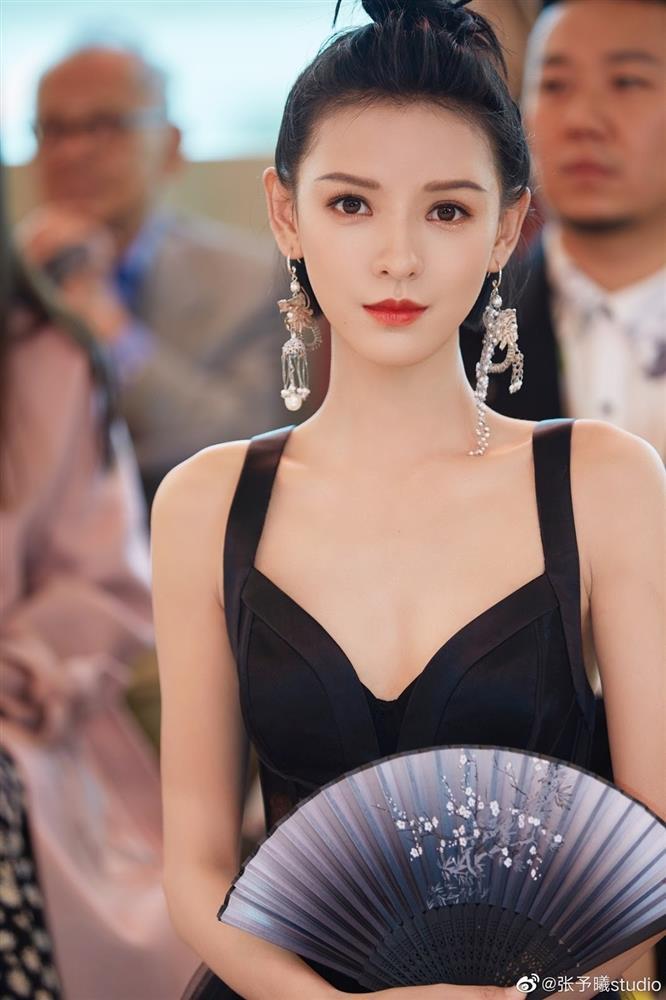 Ma nữ đẹp nhất Thái Lan và đối thủ đáng gờm của Suni Hạ Linh tại Tỷ tỷ đạp gió rẽ sóng 5-11