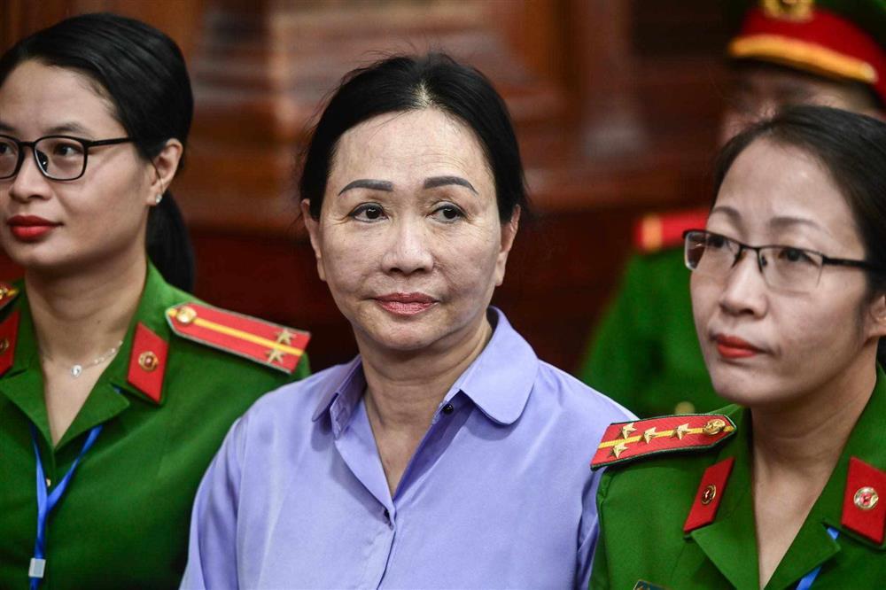 Sức mạnh đồng tiền giúp bà Trương Mỹ Lan ‘một tay che cả bầu trời’-1