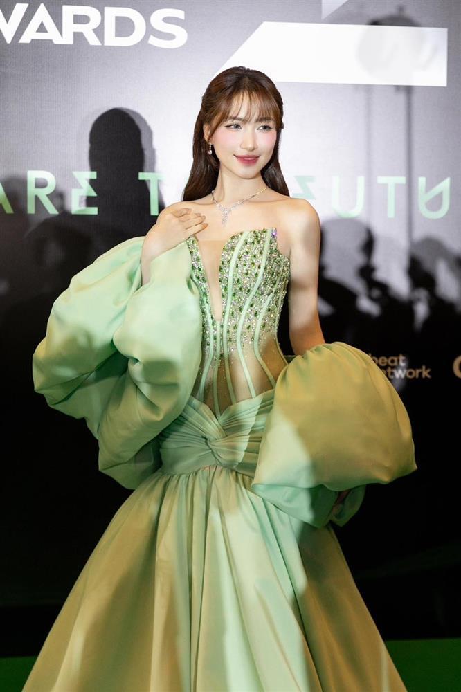 Hòa Minzy trưởng thành sau vấp ngã, sống sang chảnh ở tuổi 29-6