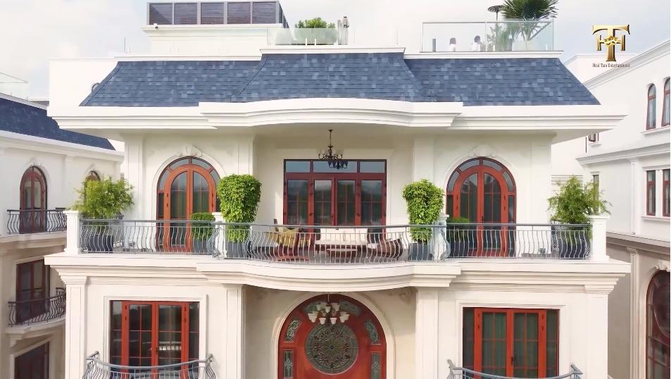 Sau 2 thập kỷ gắn bó, vợ chồng Việt Hương đoàn tụ trong căn biệt thự 300 tỷ đồng hoành tráng như cung điện-4