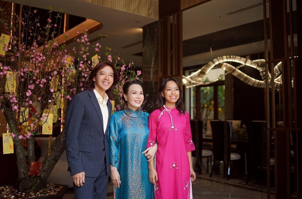 Sau 2 thập kỷ gắn bó, vợ chồng Việt Hương đoàn tụ trong căn biệt thự 300 tỷ đồng hoành tráng như cung điện-8