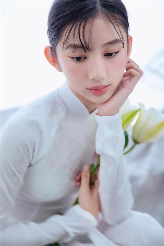 Con gái 14 tuổi của Ngọc Diễm xinh như hoa hậu, sở hữu chiều cao 1,7 m-4