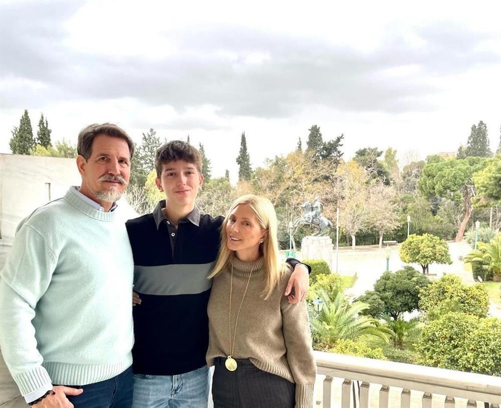 5 chị em ruột nổi tiếng vì có ông nội làm vua, ông ngoại là tỷ phú-9