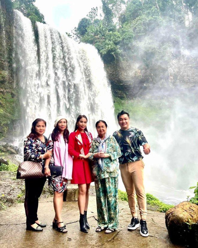 Người phụ nữ đặc biệt đứng sau sự nghiệp thành công của cố NSND Lý Huỳnh, Lý Hùng, Lý Hương-6