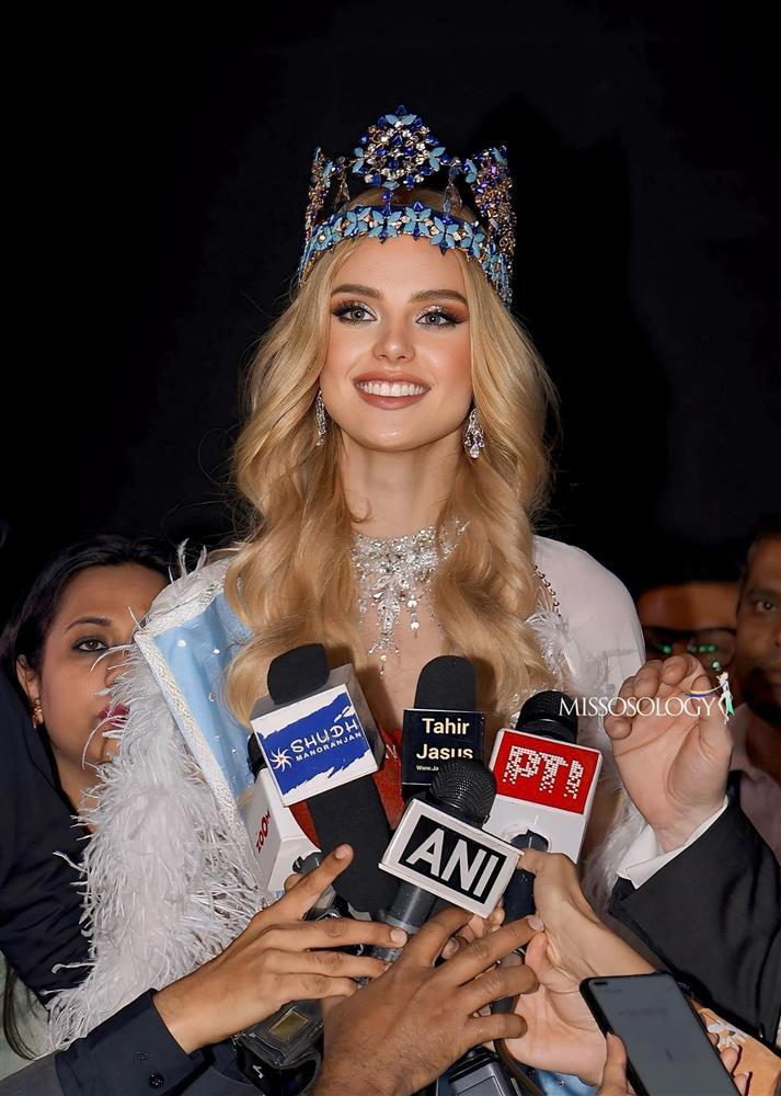 Câu trả lời ứng xử giúp người đẹp cao 1,81 m đăng quang Hoa hậu Thế giới-2