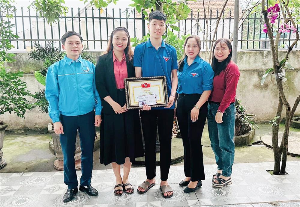 Hành động của cô giáo khi bất ngờ nhận được số tiền nửa tỷ đồng-2