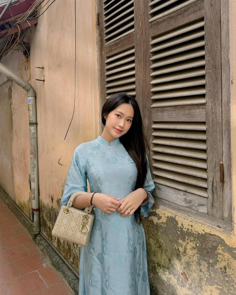 Nhiều mỹ nhân Việt chuộng mẫu túi bất ly thân của Công nương Diana-3