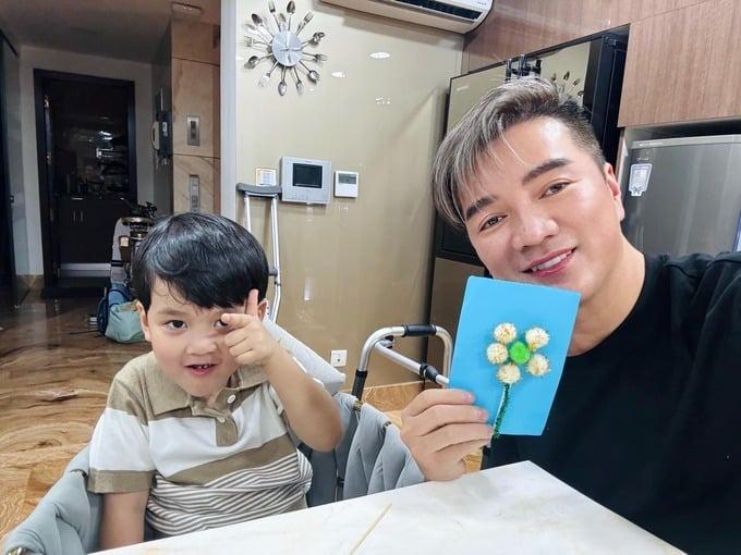 Rời Mỹ vì Y tế đắt đỏ, Đàm Vĩnh Hưng đang điều trị ở Việt Nam thế nào?-4