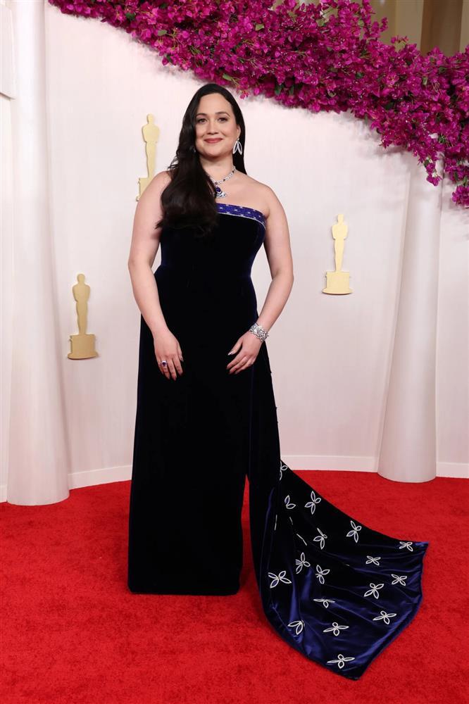 Dàn sao lộng lẫy trên thảm đỏ lễ trao giải Oscar 2024