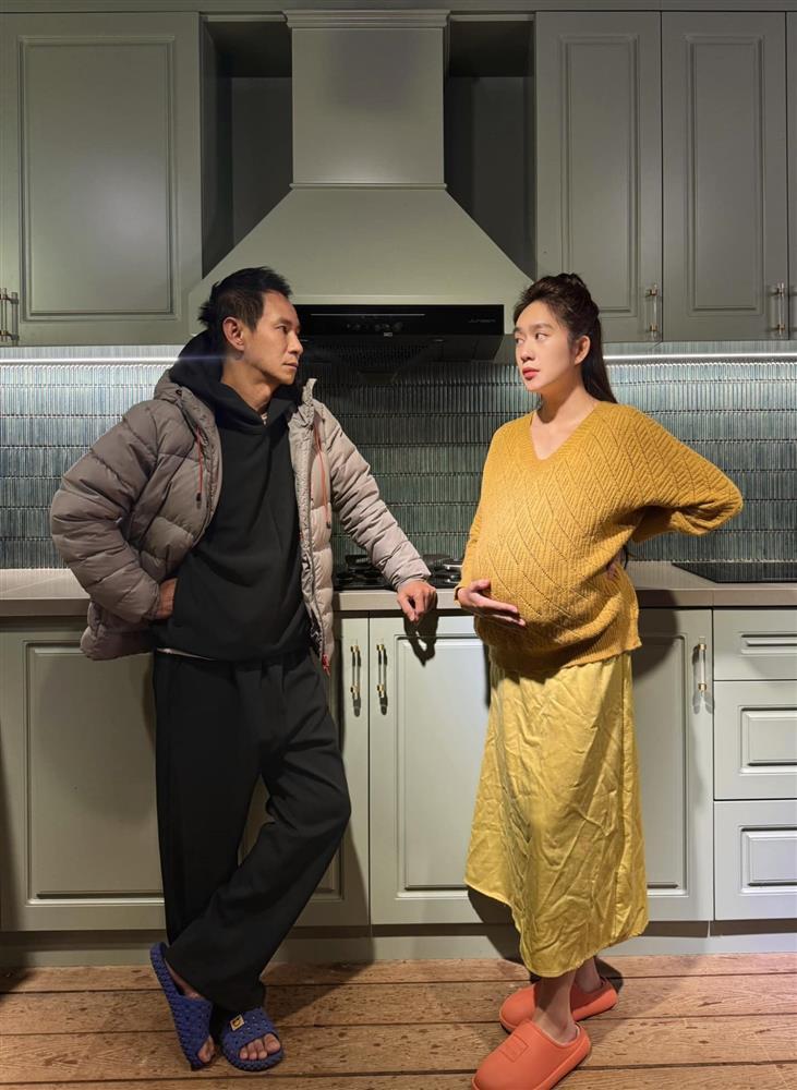 Vợ Lý Hải bất ngờ khoe ảnh bế bầu vượt mặt, nghi chuẩn bị đón con thứ 5, còn úp mở kì này là một cặp-1