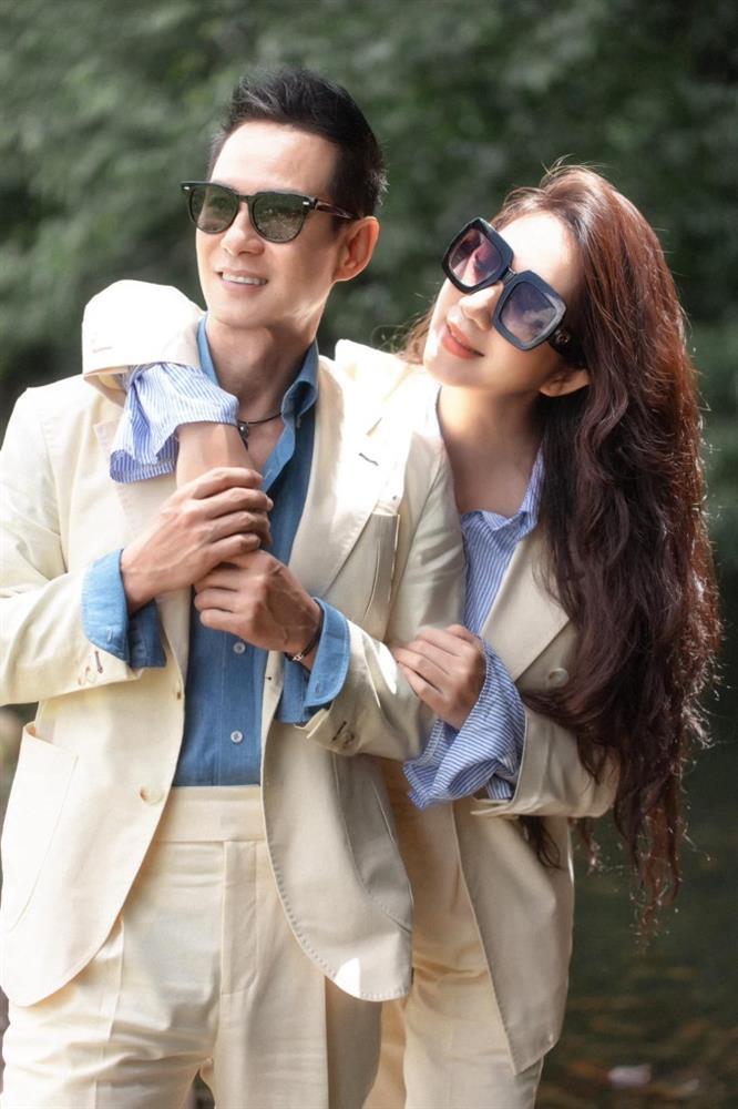 Vợ Lý Hải bất ngờ khoe ảnh bế bầu vượt mặt, nghi chuẩn bị đón con thứ 5, còn úp mở kì này là một cặp-2