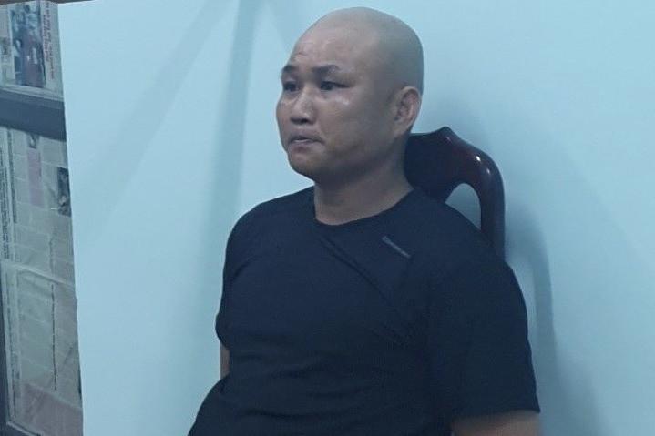 Bắt đối tượng dùng dao, súng 2 lần xông vào nhà truy sát một phụ nữ-1