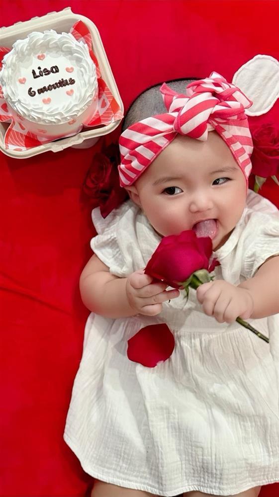 Chào đời chỉ vỏn vẹn hơn 2kg, mẹ bỉm Khánh Thi nuôi con cực mát tay, nàng út 6 tháng tuổi bụ bẫm, chỉ số vượt trội-4