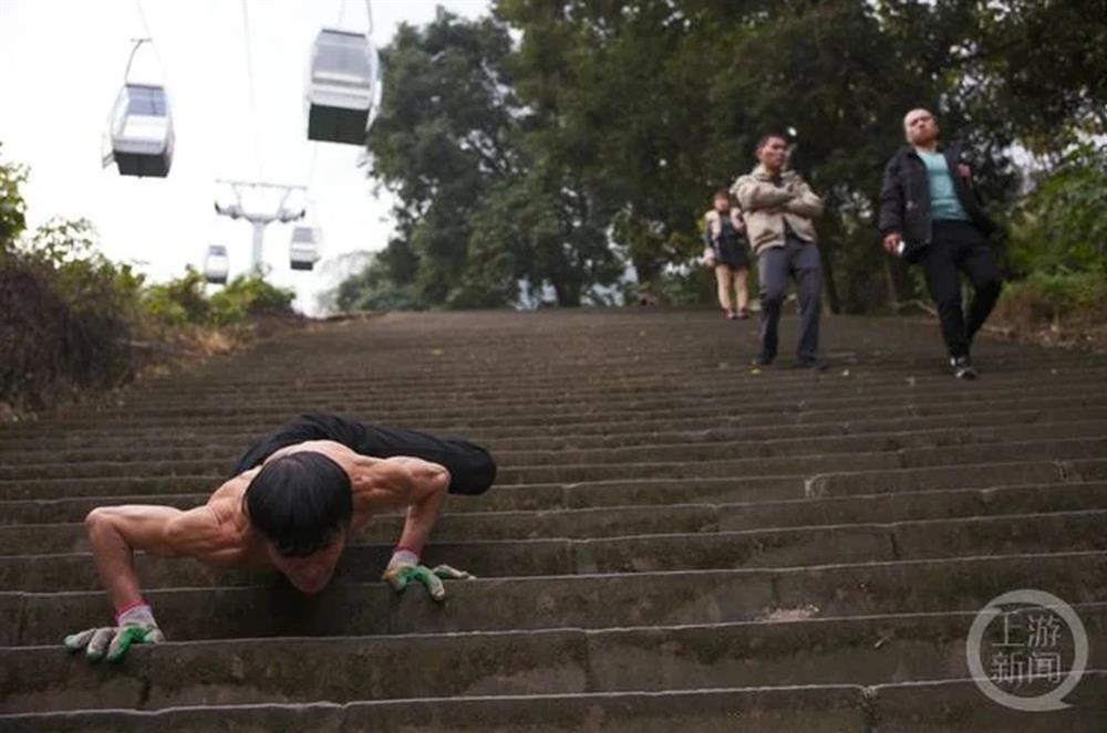 Cụ ông 70 tuổi sở hữu thân hình chắc nịch nhờ duy trì lối sống khoa học-2