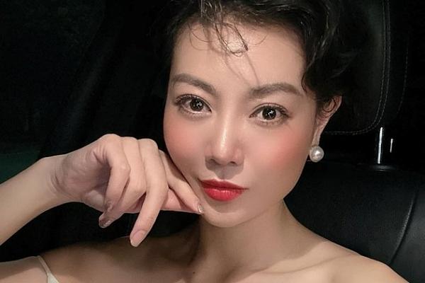 Sắc vóc đời thực của mỹ nhân VFC vừa công khai ly hôn chồng sau hơn 10 năm chung sống-11