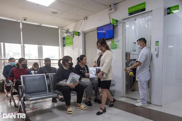 Bác sĩ sản chạy hết công suất vì cơn sốt rồng vàng-5