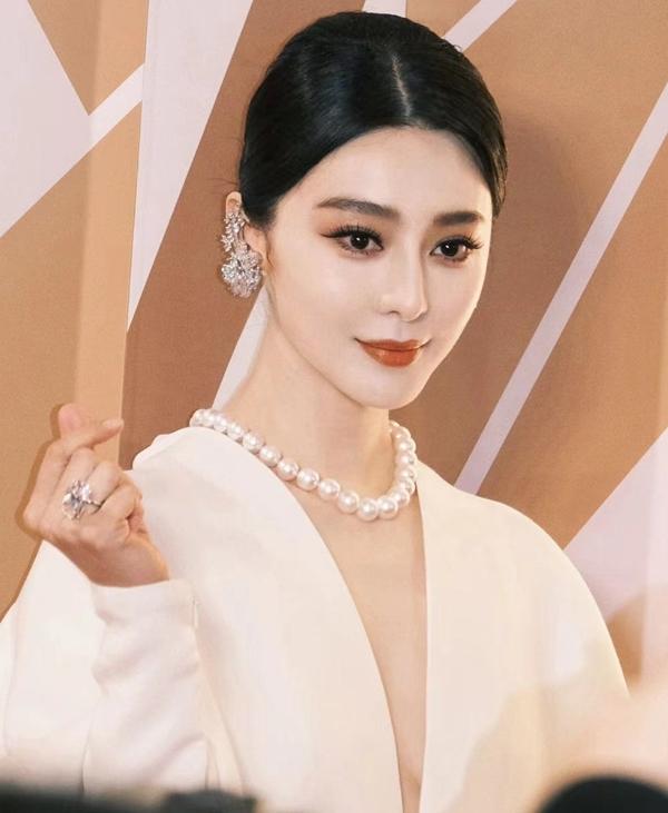 Triệu Lệ Dĩnh đẹp bất chấp ống kính hung thần-18