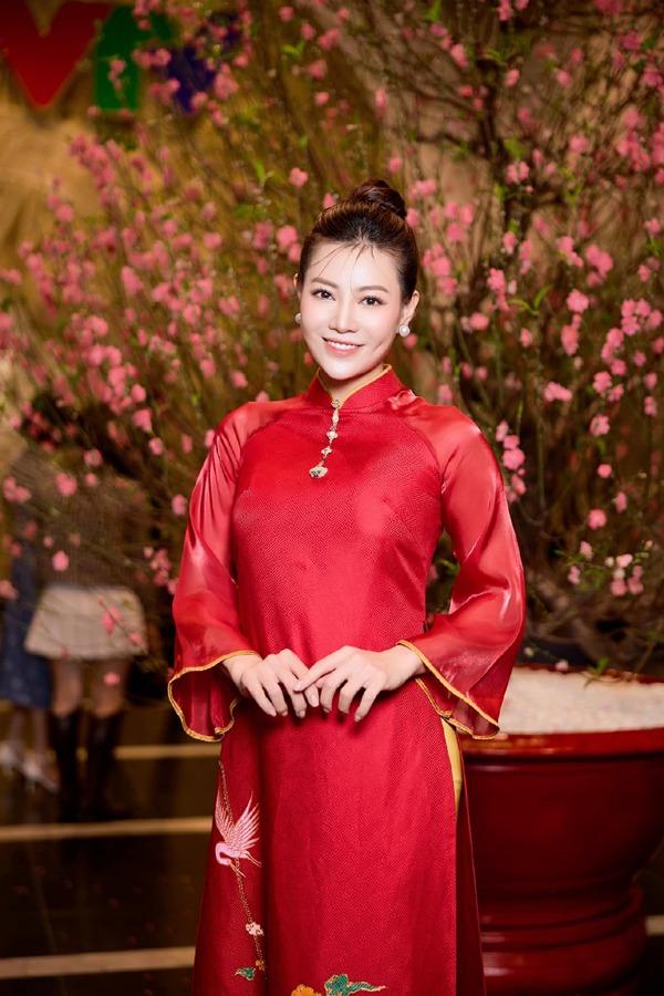 Sắc vóc đời thực của mỹ nhân VFC vừa công khai ly hôn chồng sau hơn 10 năm chung sống-4