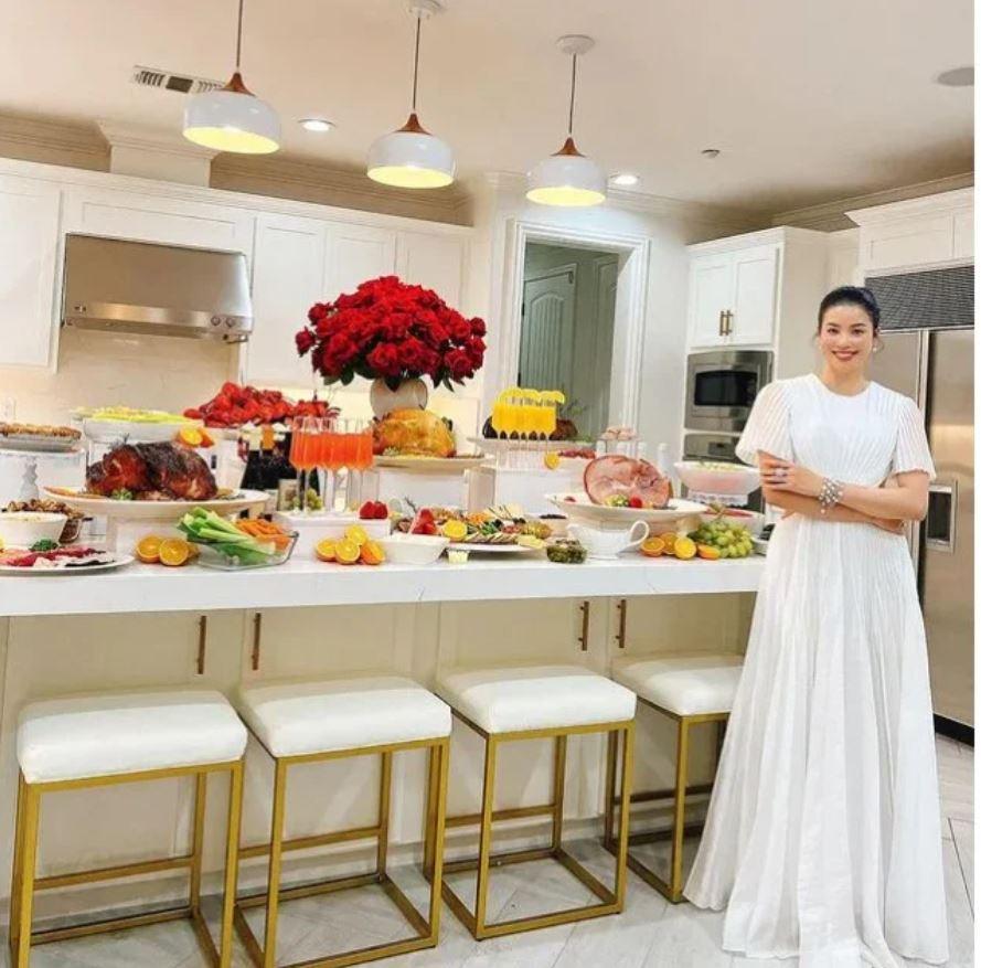 Nghệ sĩ Việt bỏ hào quang sang trời Âu: Phạm Hương bán hoa, Ngọc Quyên bán hàng online-2