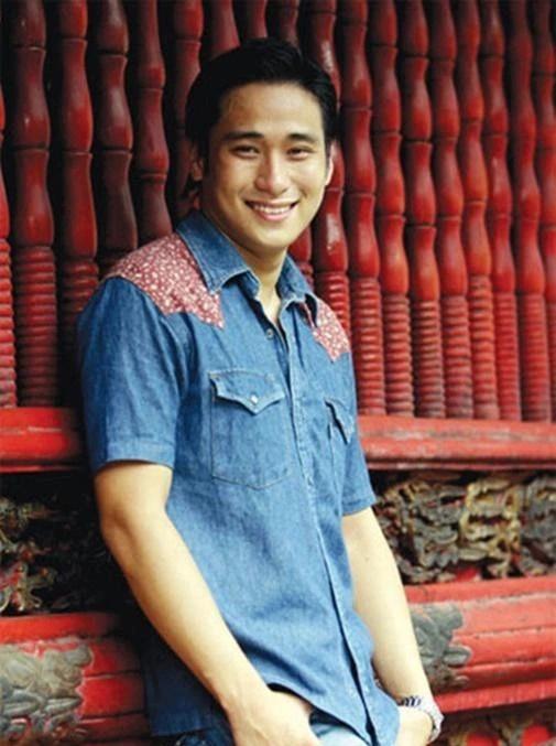 Vũ mặt sắt từng thẳng tay tát Phương Oanh: Gia thế lẫy lừng, bà xã đẹp như Hoa hậu-1