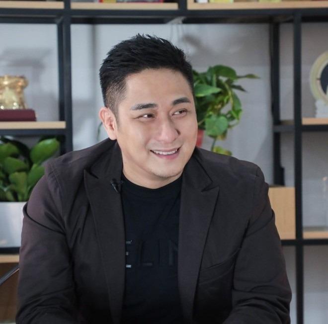 Vũ mặt sắt từng thẳng tay tát Phương Oanh: Gia thế lẫy lừng, bà xã đẹp như Hoa hậu-6