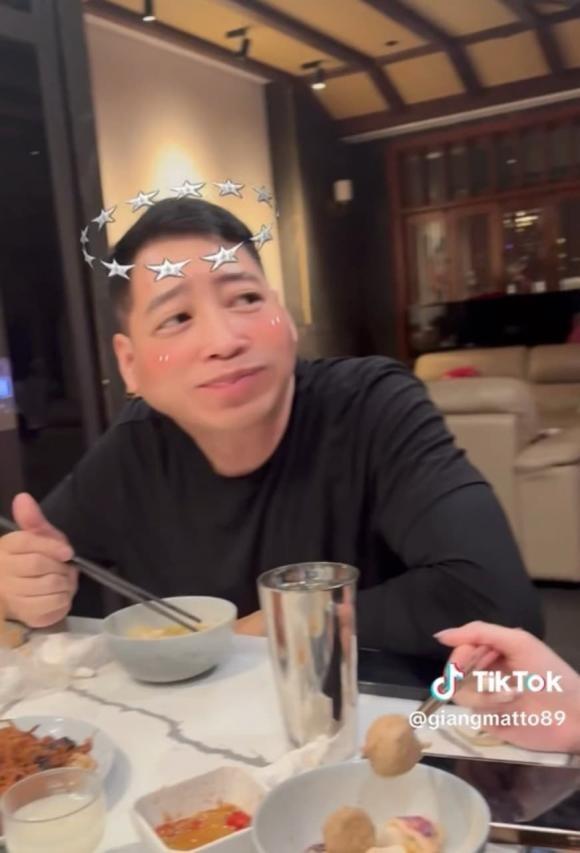 Lần đầu lộ diện rõ gương mặt người bạn trai được Hương Giang xác nhận đã đính hôn-4