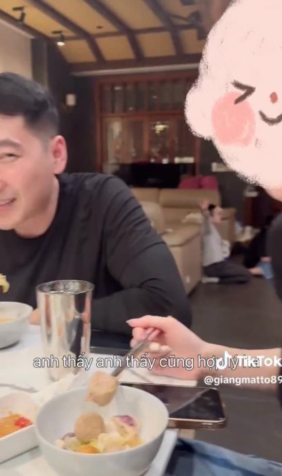 Lần đầu lộ diện rõ gương mặt người bạn trai được Hương Giang xác nhận đã đính hôn-5