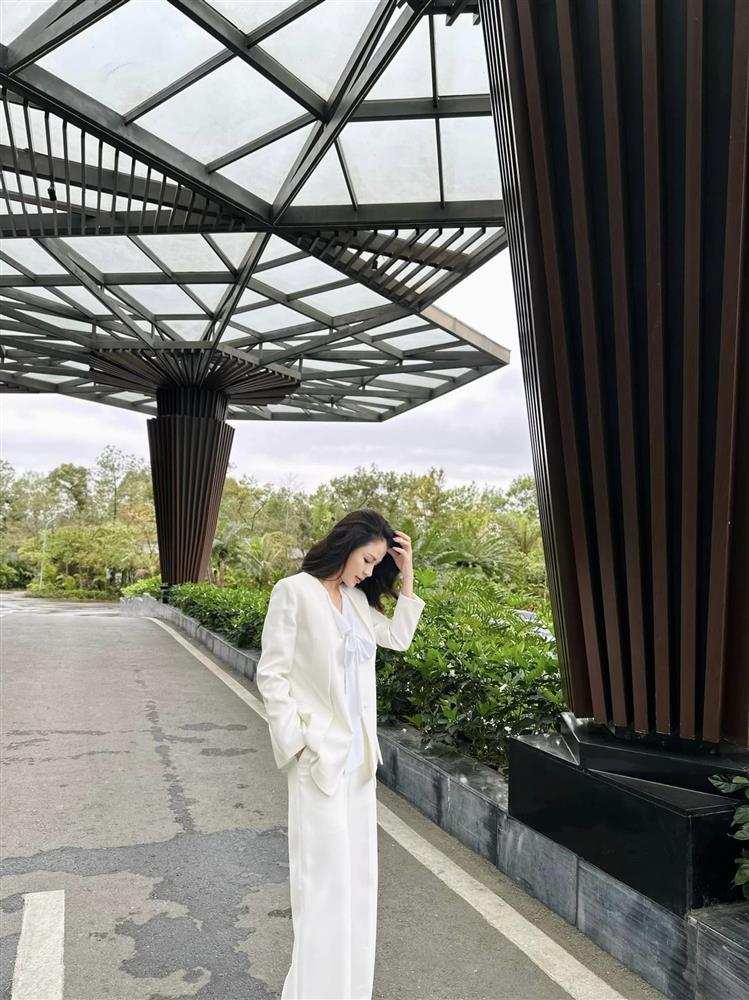 Hé lộ thời trang của Lương Thu Trang - tình địch mới của Hồng Diễm Trạm Cứu Hộ Trái Tim-4