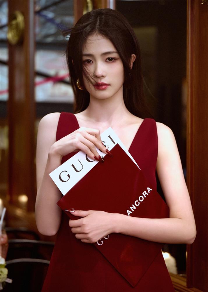 Mỹ nhân sinh ra để dành cho đế chế Gucci, Nghê Ni chiếm trọn spotlight khiến Bạch Lộc lu mờ-8
