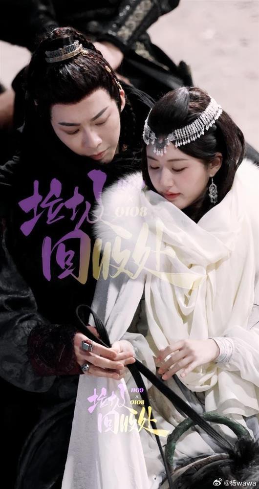 Lộ cảnh Triệu Lộ Tư và Lưu Vũ Ninh thân mật trên phim trường, cư dân mạng bật chế độ hóng phim-3
