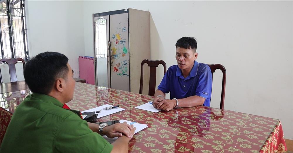 Bắt khẩn cấp cha dượng bạo hành con riêng của vợ cũ ở Bình Phước-2