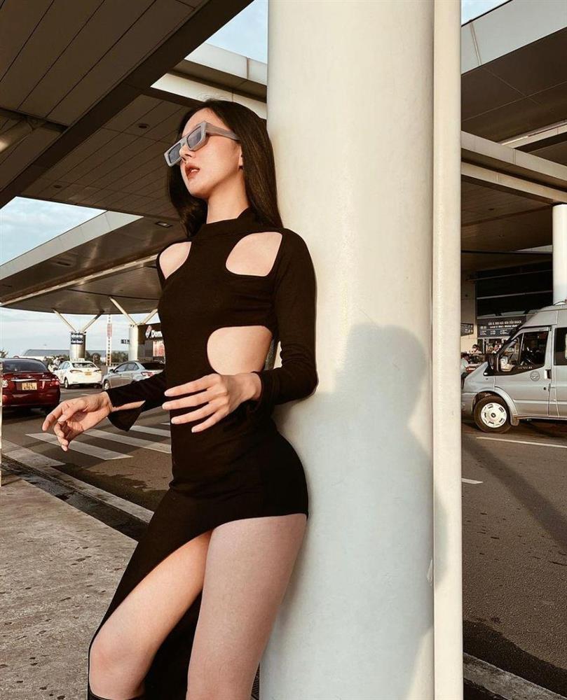 Vợ kém 17 tuổi của Hồ Quang Hiếu mê mặc hở khoe body, thềm ngực gợi cảm quyến rũ-1