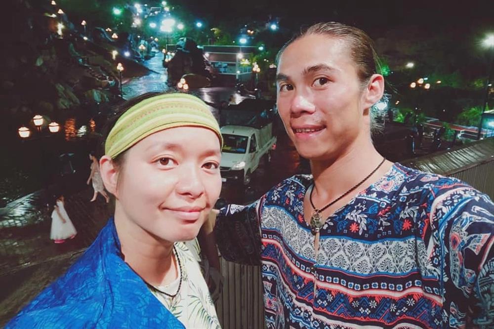 Sau nửa năm quen, chàng nhạc công vui mừng tán đổ nữ kế toán hơn 8 tuổi-2