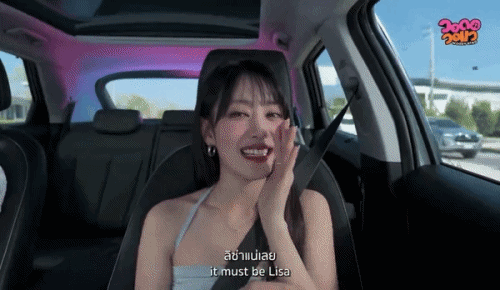 Lisa tiết lộ bị một nữ idol bơ tin nhắn và điện thoại dù từng đến ủng hộ concert-2