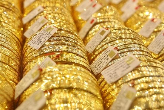 Vàng miếng SJC bỏ xa mốc 80 triệu đồng bất chấp giá thế giới hạ nhiệt
