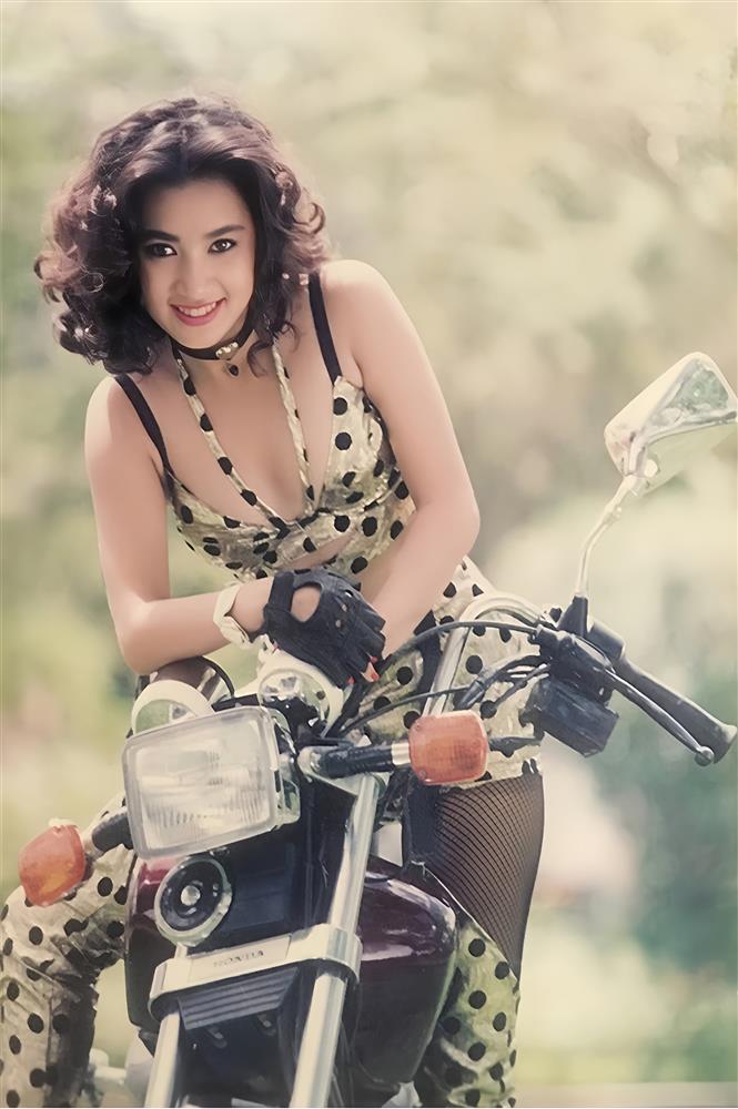 Biểu tượng sexy Y Phụng U50 ở Mỹ: Không bạn thân, có lý do để giấu kín ông xã-2