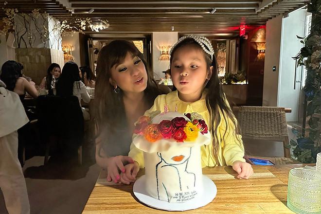 Biểu tượng sexy Y Phụng U50 ở Mỹ: Không bạn thân, có lý do để giấu kín ông xã-5