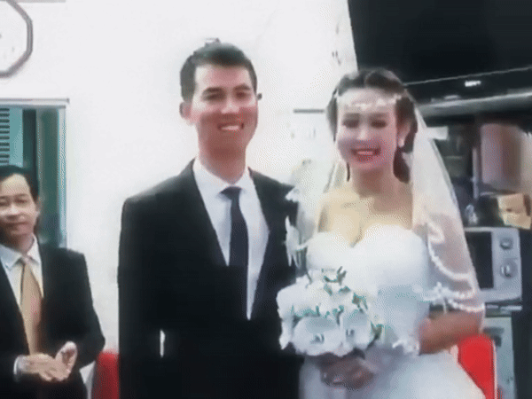 Khoảnh khắc hiếm lễ cưới xa hoa bậc nhất Vbiz của Huyền Baby và ông chủ chuỗi khách sạn cách đây 10 năm-3