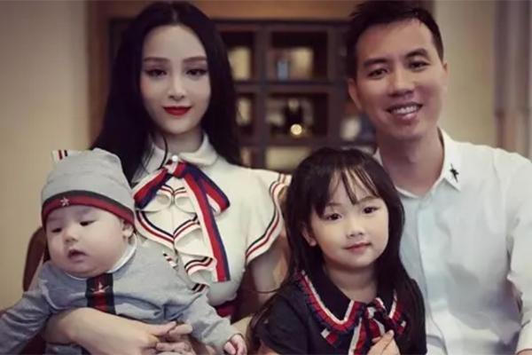 Khoảnh khắc hiếm lễ cưới xa hoa bậc nhất Vbiz của Huyền Baby và ông chủ chuỗi khách sạn cách đây 10 năm-13