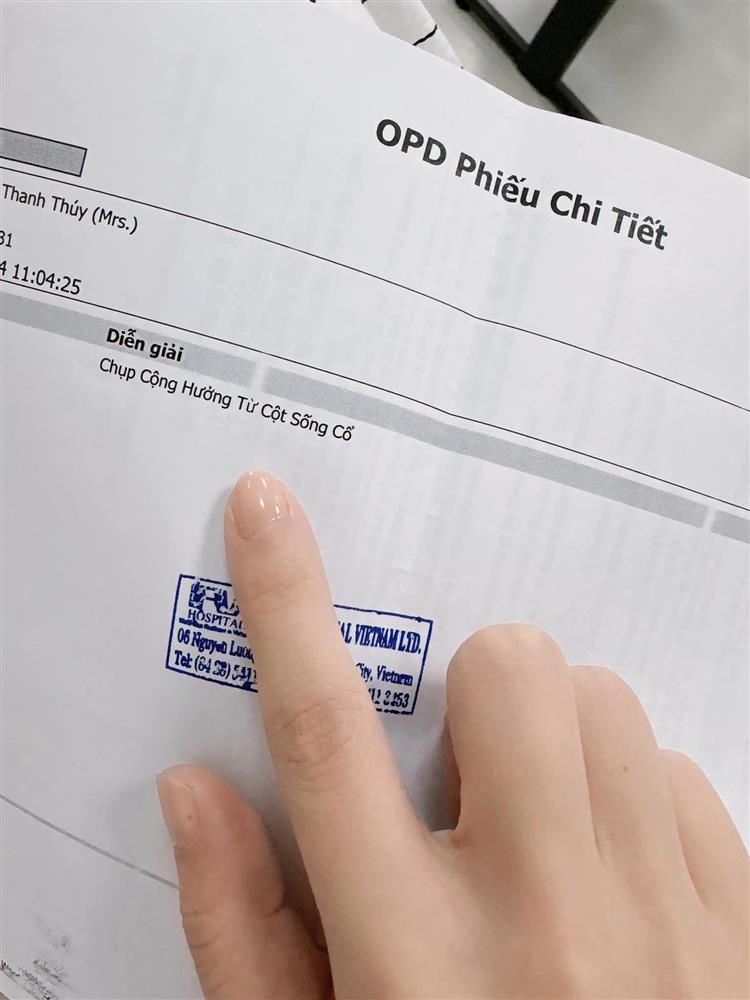 Đoàn Di Băng nẹp cổ, biến dạng đốt sống: Tình trạng cụ thể ra sao?-3