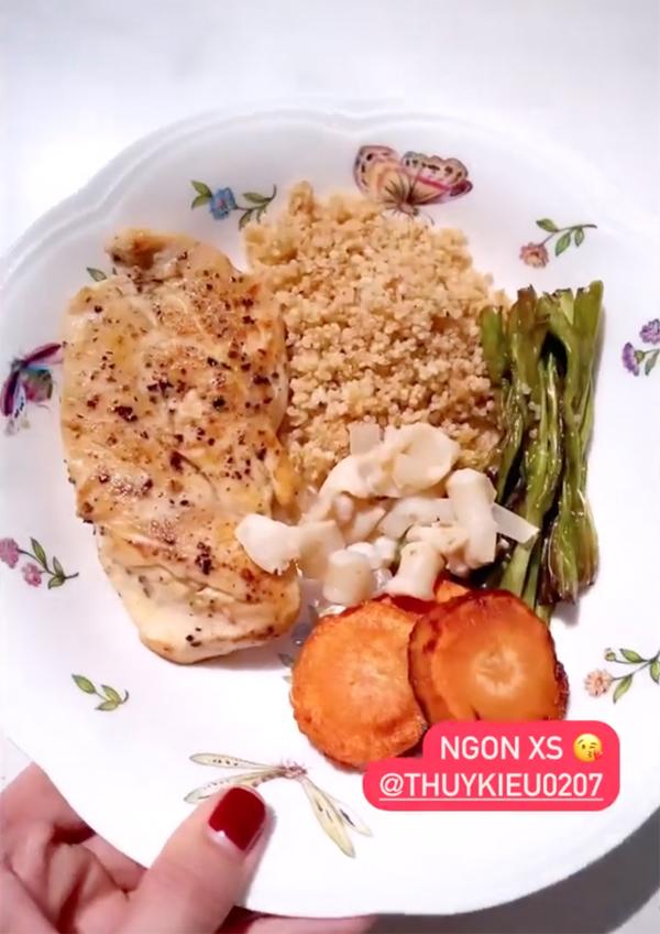 Lộ ảnh tăng cân nhanh làm mất vòng eo 56, hiện tại Ngọc Trinh lấy lại sắc vóc ra sao?-4