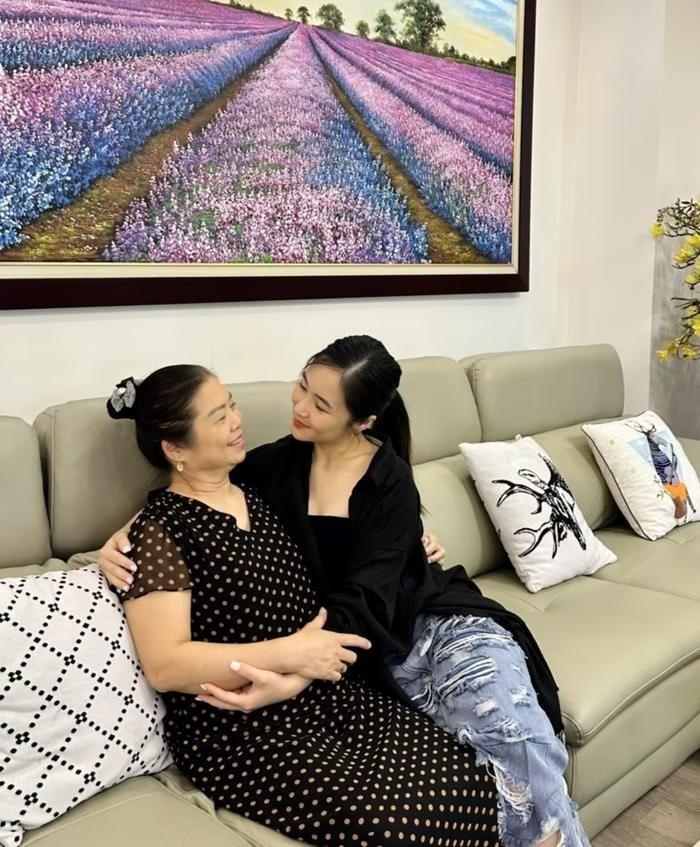 Nữ ca sĩ bán nhà, bán xe sang Mỹ: Bị đồn đi để bí mật sinh con, đã có tình mới-7