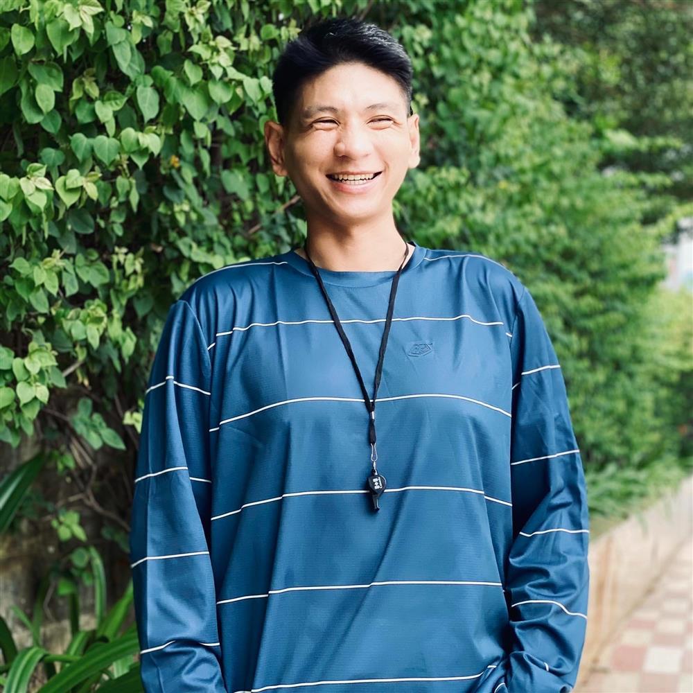 Cuộc sống dở khóc, dở cười của chàng khổng lồ và cô vợ tí hon ở TPHCM-2